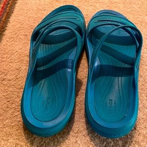CROCS Swiftwater Telluride Slip On Mesh Sandal Juniper Dark Teal Green.